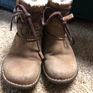 UGG 5178 COVE Brown Suede Shearling Sheepskin Lined Winter Ankle Boots, sz 6
